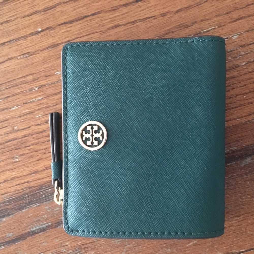 Dark green Tory Burch Robinson wallet